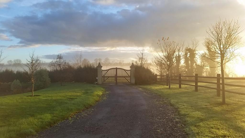 Le Clos Du Bas Courtil Guesthouse B&B Omaha Beach Osmanville エクステリア 写真